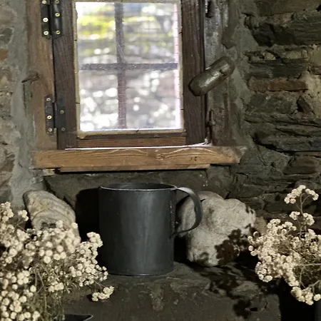 La Casa Del Maestro Nyaraló *