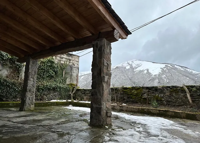 La Casa Del Maestro * Rabanal